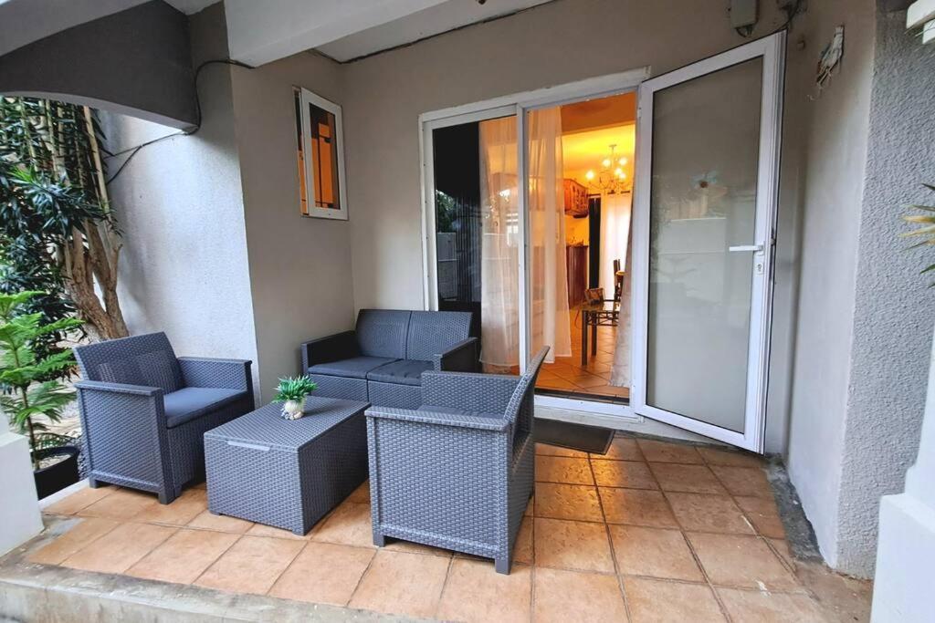 Sunshine Luxurious Villa:4 Mins Walk From Beach Flic-en-Flacq Εξωτερικό φωτογραφία